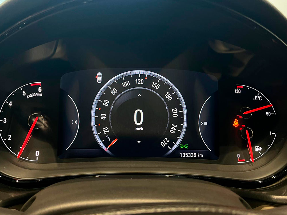 OPEL Insignia 2.0CDTI ecoFLEX StarStop | Select Área OPEL Insignia 2.0CDTI ecoFLEX StarStop | Select Área