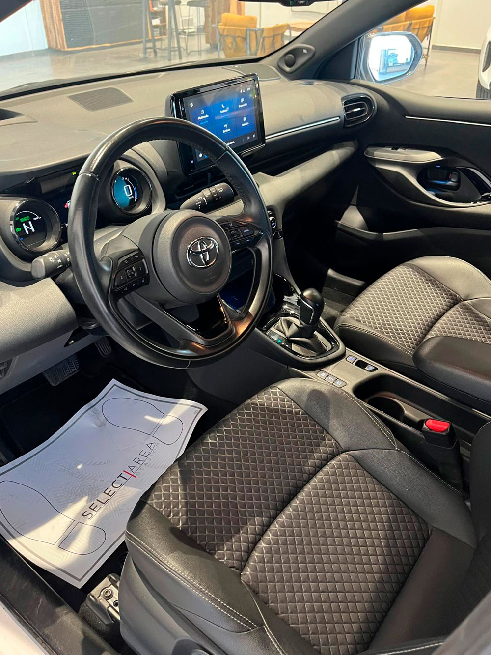 Select Área | TOYOTA Yaris 1.5 120H Style Plus Select Área | TOYOTA Yaris 1.5 120H Style Plus