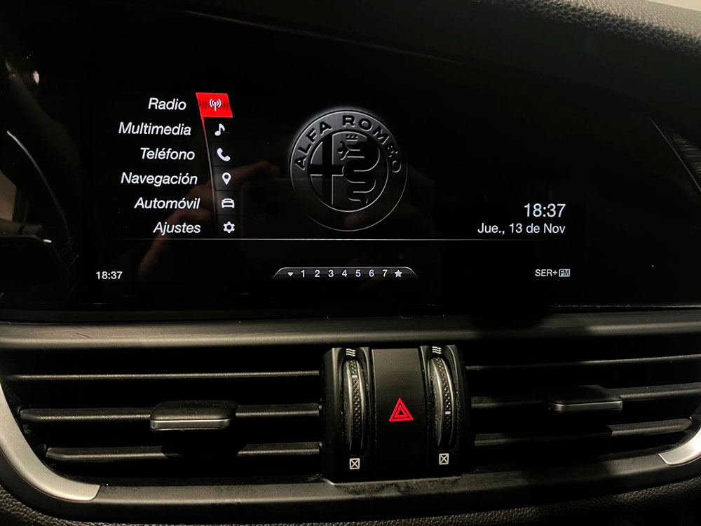 ALFA ROMEO Giulia 2.2 Diesel Super AT | Select Área ALFA ROMEO Giulia 2.2 Diesel Super AT | Select Área