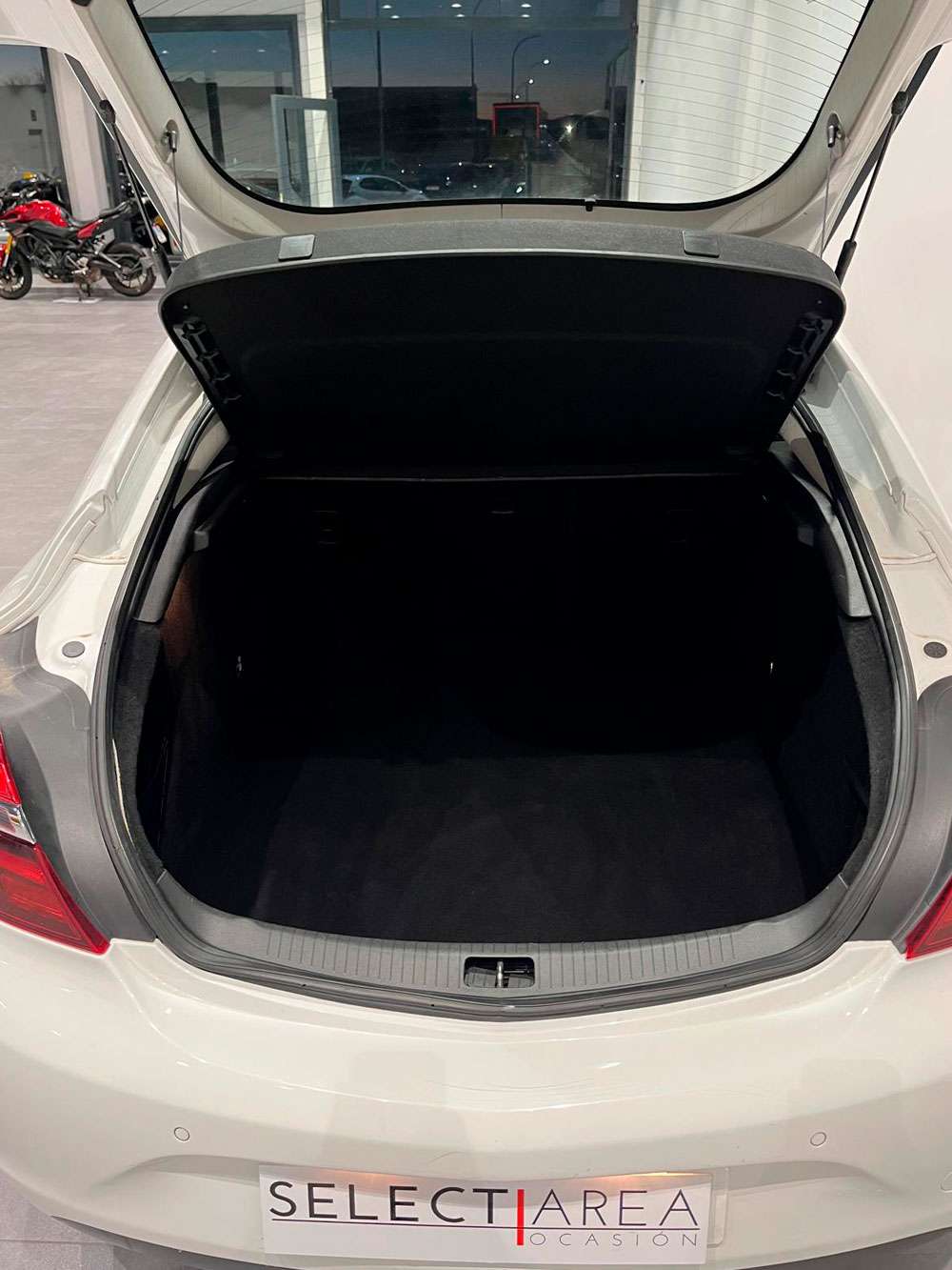 OPEL Insignia 1.6 CDTI Selective Auto | Select Área OPEL Insignia 1.6 CDTI Selective Auto | Select Área