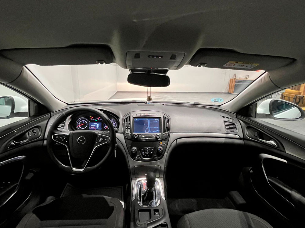 OPEL Insignia 1.6 CDTI Selective Auto | Select Área OPEL Insignia 1.6 CDTI Selective Auto | Select Área
