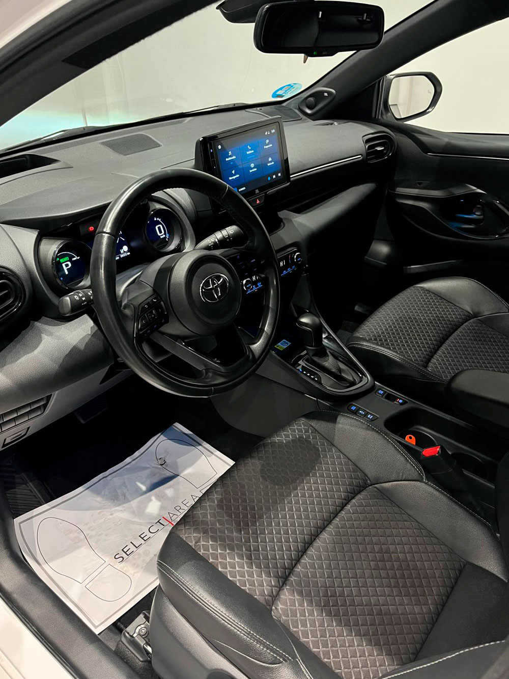 TOYOTA Yaris 1.5 120H Style Plus | Select Área TOYOTA Yaris 1.5 120H Style Plus | Select Área