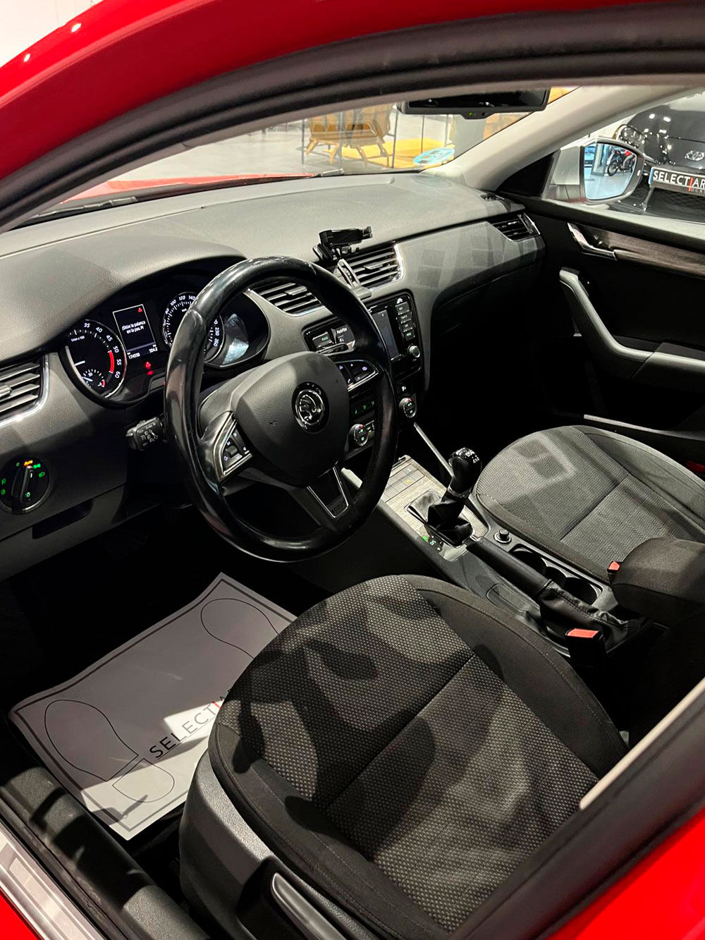 SKODA Scout 2.0 TDI CR DSG 4×4 | Select Área