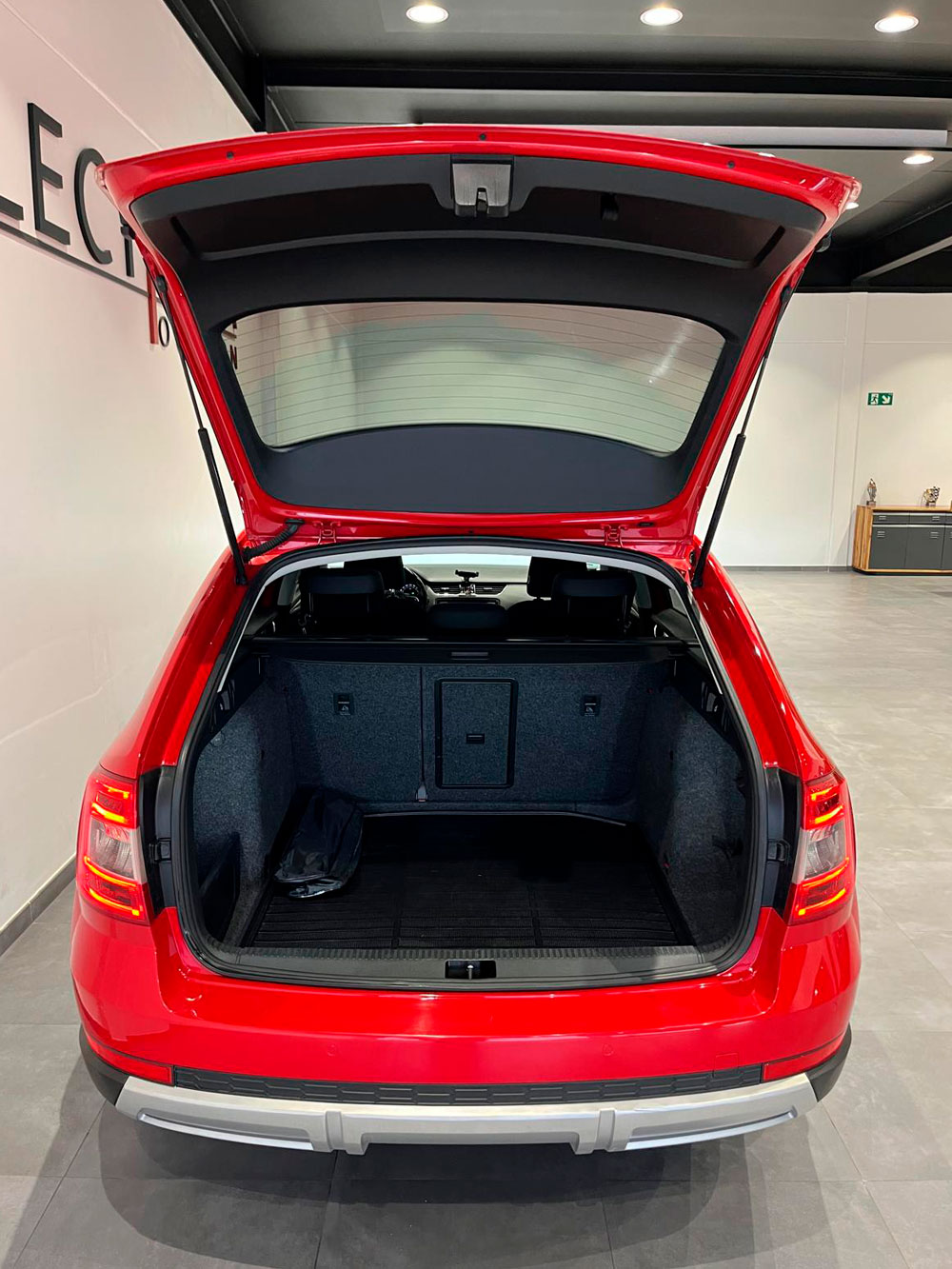 SKODA Scout 2.0 TDI CR DSG 4×4 | Select Área