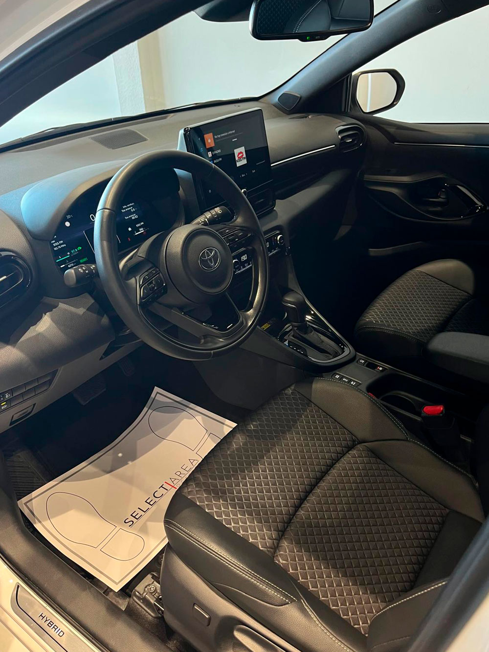 TOYOTA Yaris 1.5 120H Style | Select Área