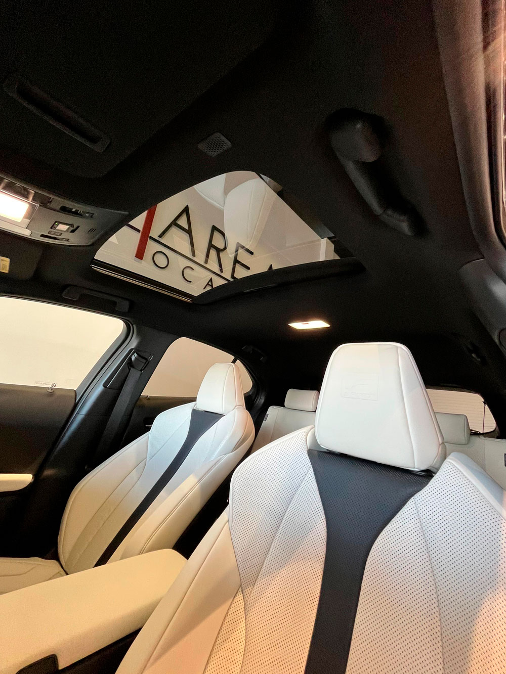 LEXUS UX 2.0 250h F Sport Cuero 4WD | Select Área